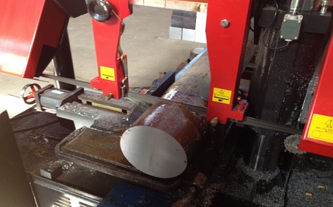 江南卧式带锯床加工时出现明显振荡如何排查？